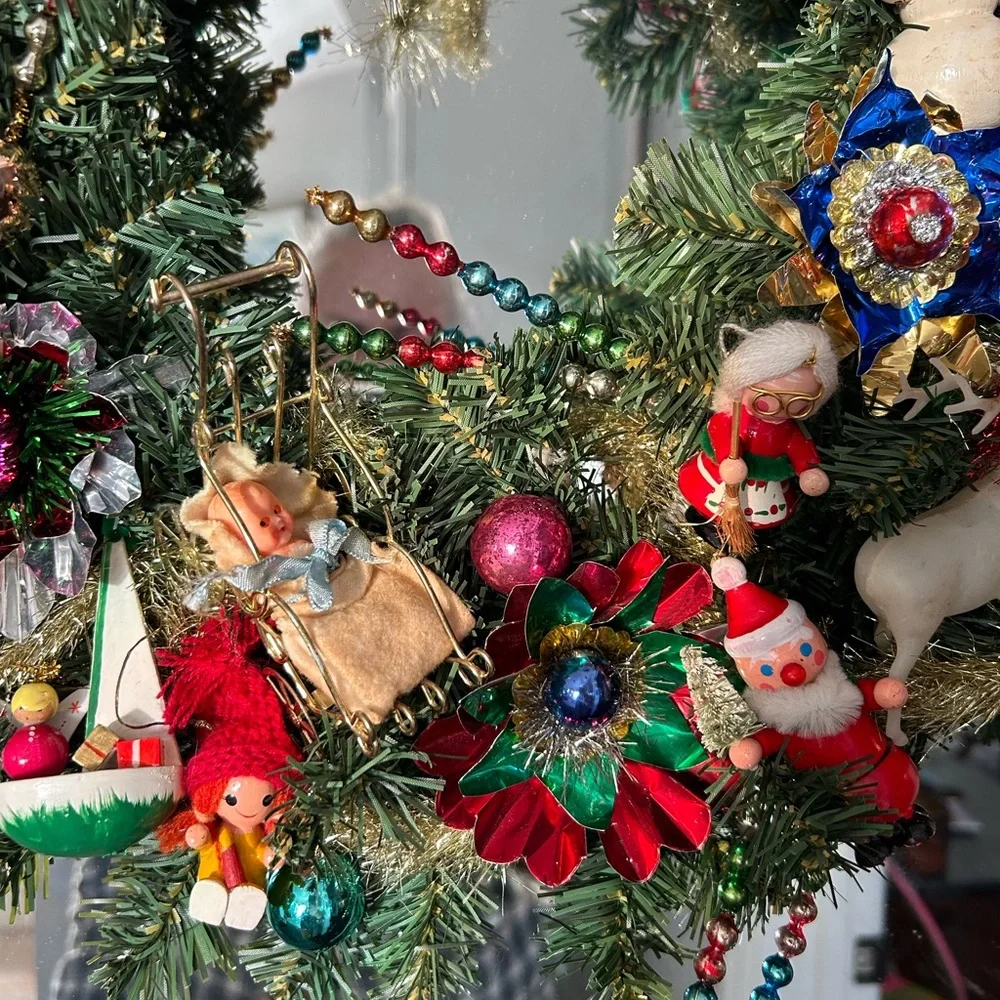 Vintage repurposed Festive Holiday Wreath with Red Bow - Picture 12 of 14